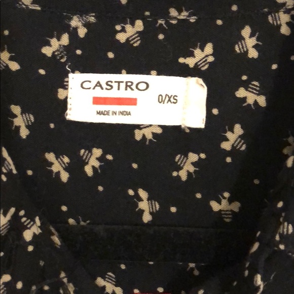 Castro black button down bee pattern - Picture 2 of 3